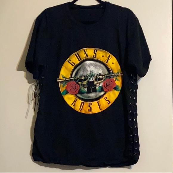 Tops - Guns n Roses tee